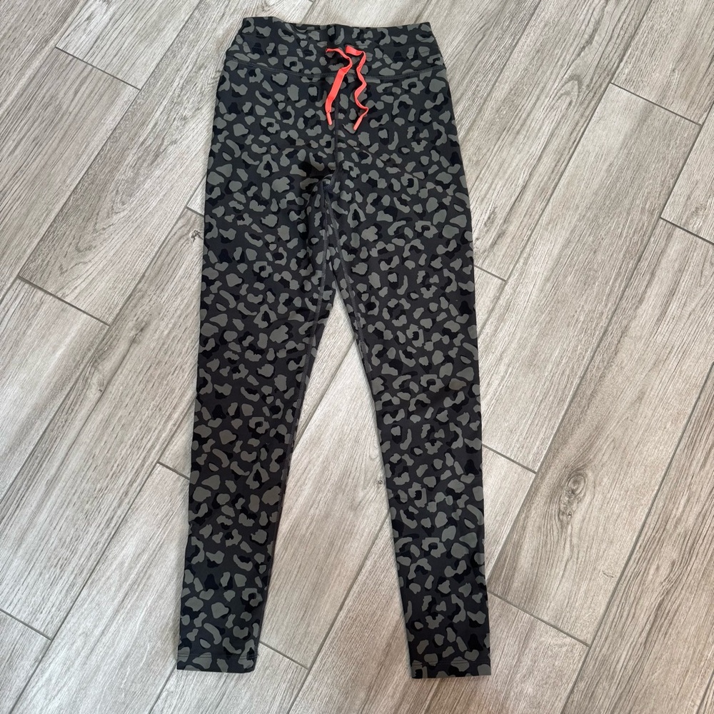 White Fox Leggings Black Leopard Print Activewear Womens Size Small